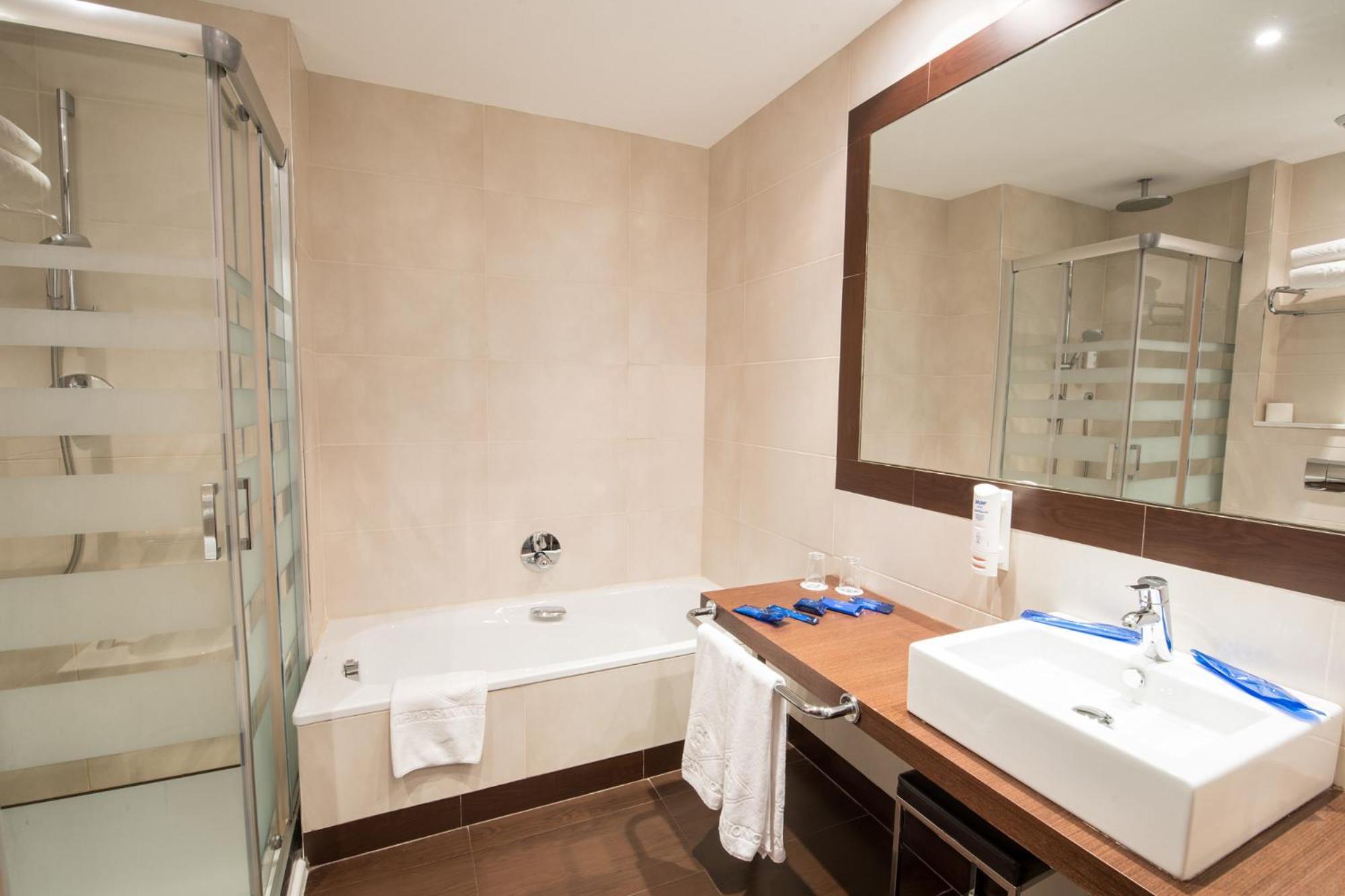 Triple Room,752528459:JPEG