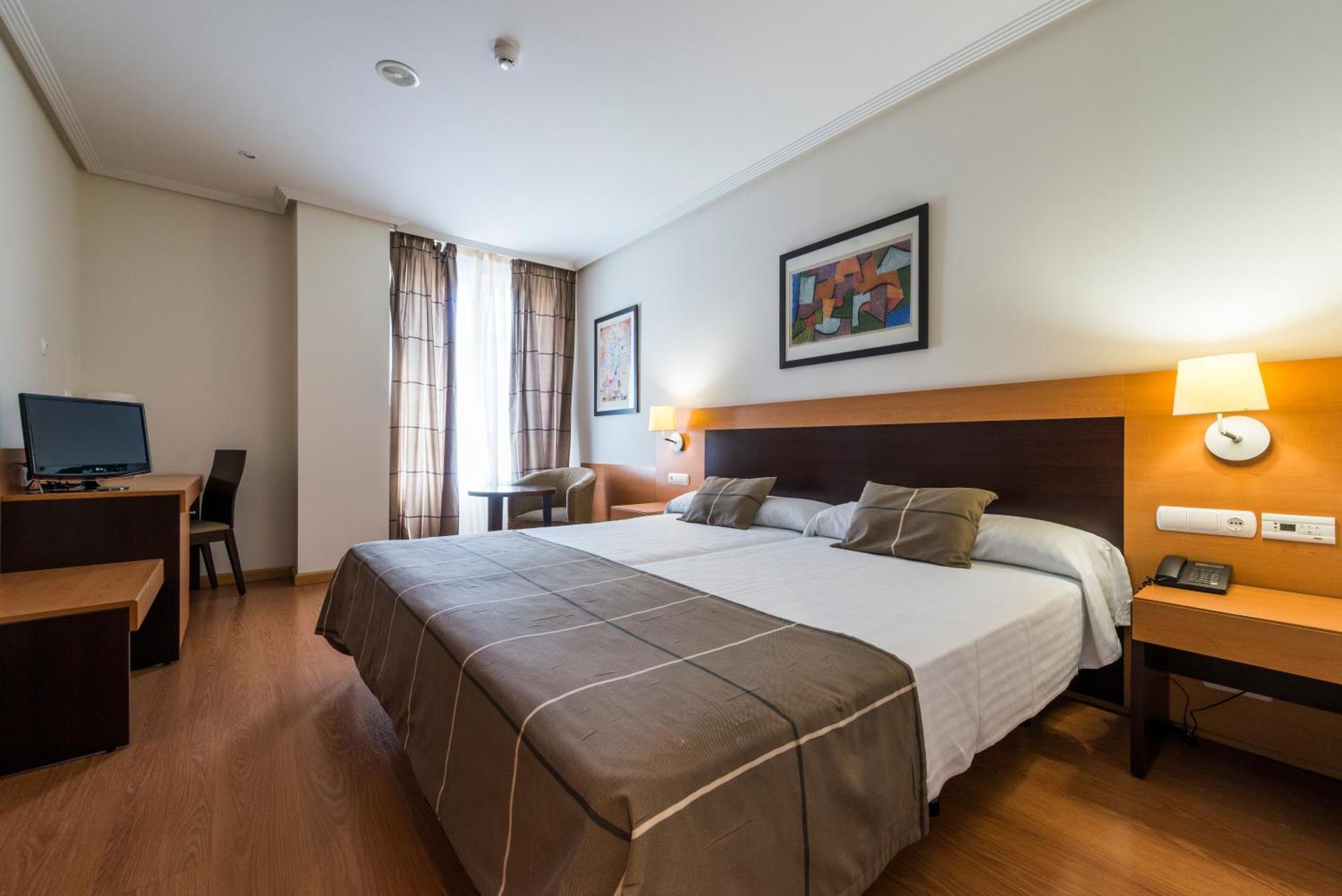 Double or Twin Room,701639821:JPEG